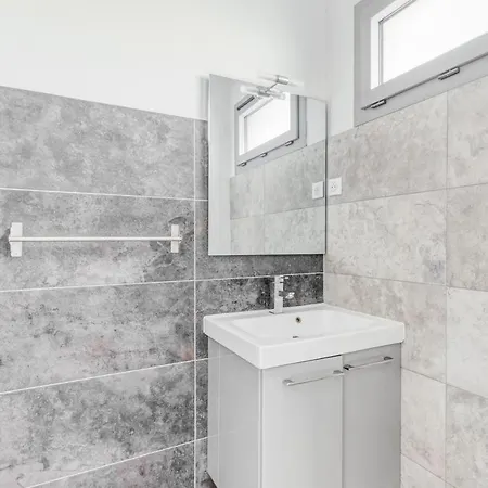 Maisonnette Bord De Λα Σιοτά